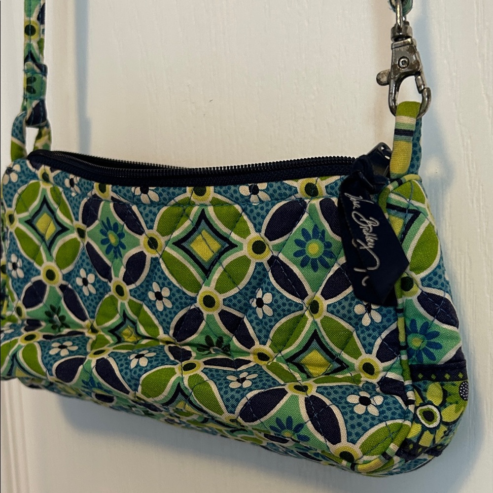 Vera Bradley RETIRED Daisy Daisy  design Lime Green & Blue Patterned Women's Bag